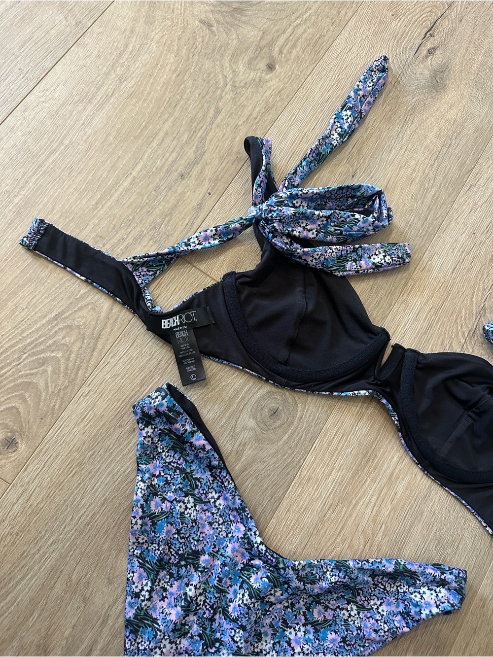 Beach Riot Bikini - Picture 4 of 5